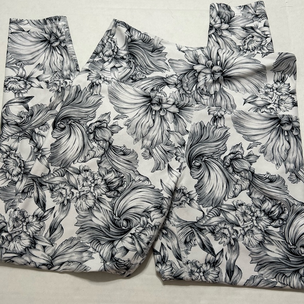 🌵EUC Balance Collection Leggings🌵